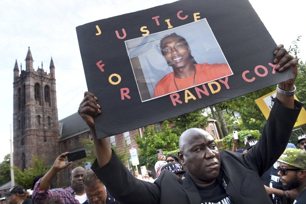 5 Officers Charged After Black Man Paralyzed In Police Van Xklsv