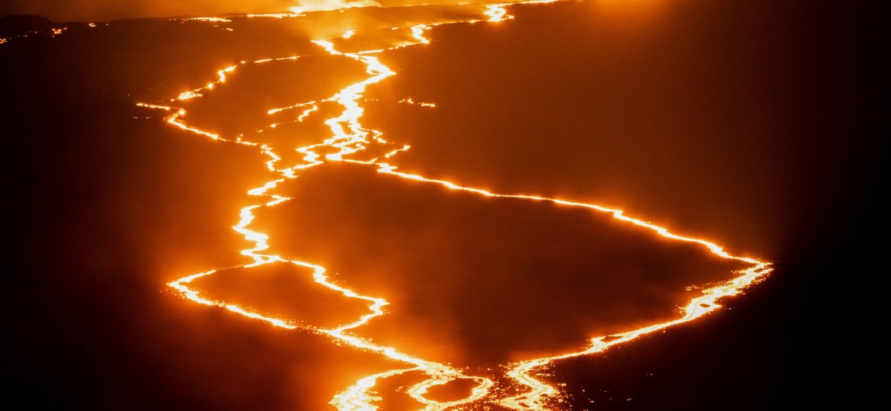 Lava flows from world’s largest volcano Mauna Loa within 4 miles of major highway
