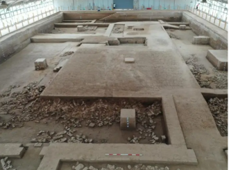 An ancient Chinese palace has been unearthed with a 2,400-year-old flushable toilet. The palace had been buried under soil and vegetation for centuries before being discovered by construction workers. The toilet is the first of its kind to be found in Chi