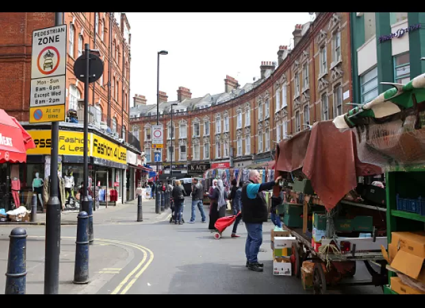 DJ Rob da Bank's housewarming party for his first home probably lasted a week. The party included music, games, and drinks.