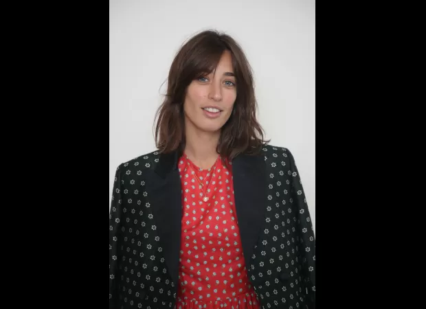 Laura Jackson, an American actress, announced on Instagram that she is pregnant. She admitted that it has been a tough and emotional eight months, but she is happy and looking forward to the arrival of her child.