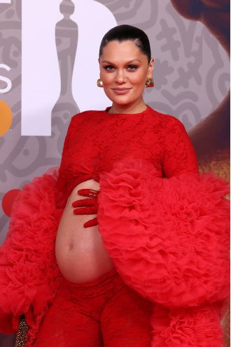 After being vegan for years, Jessie J has started eating meat again as a result of pregnancy cravings.