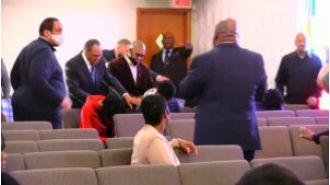 A Missouri pastor stopped an armed robbery by praying for the would-be thieves during a service. The pastor was able to prevent the robbery without any physical intervention.