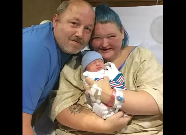 Amy Slaton, star of the show 1000-Lb Sisters, has ended her marriage to Michael Halterman and is now living with her sister, Tammy.