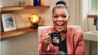 Yvette Nicole Brown has initiated the “It’s Bigger Than Me” movement to address the issue of obesity and to encourage its audience to take a more open and honest stance on the topic.