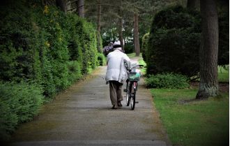 Older individuals who take fewer than 2,000 steps daily are more likely to experience a heart attack.