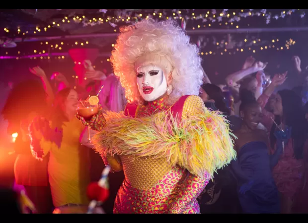 Danny Beard, the winner of RuPaul’s Drag Race UK, will be appearing in the British soap opera Hollyoaks in a special arc devoted to the characters Juliet and Peri.