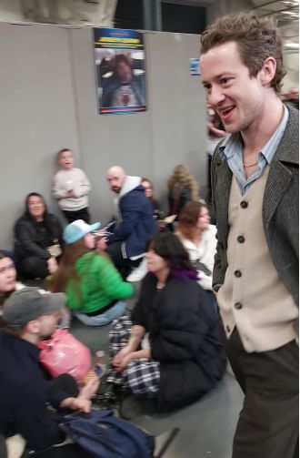 The popularity of Eddie Munson continues to be strong at the London Comic Con, with actor Joseph Quinn from Stranger Things causing a stir among attendees.