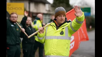 The ambulance workers have called off their strikes after beginning talks with the government over pay.