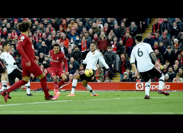 Paul Scholes criticized the performance of Lisandro Martinez after the team's heavy loss to Liverpool.