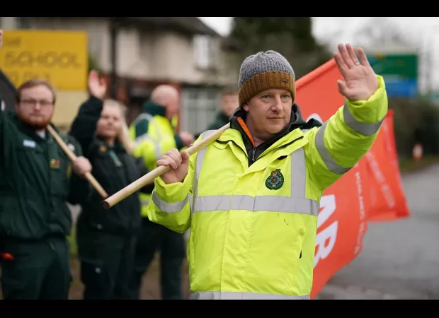 The ambulance workers have called off their strikes after beginning talks with the government over pay.