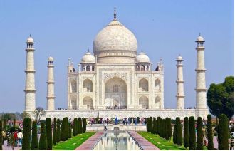 India is an incredible country, full of unique experiences and activities to enjoy. Here are 10 amazing things to do in India: sightsee in the Taj Mahal, explore diverse cultures, visit the Himalayas, take a yoga class, shop in a local bazaar, go on a cam