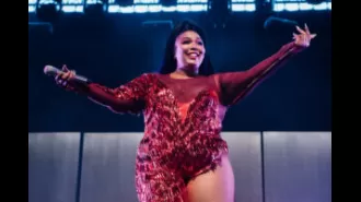 A fan of Lizzo's completely stole the show when they performed the entire choreography to her song 