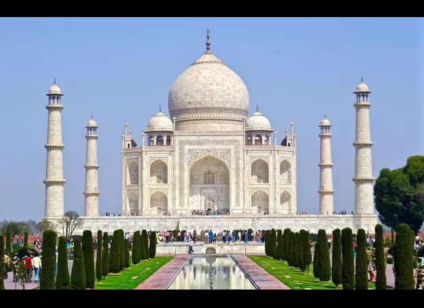 India is an incredible country, full of unique experiences and activities to enjoy. Here are 10 amazing things to do in India: sightsee in the Taj Mahal, explore diverse cultures, visit the Himalayas, take a yoga class, shop in a local bazaar, go on a cam