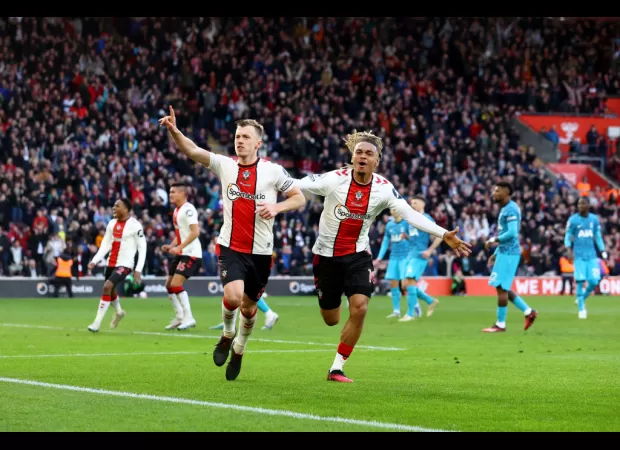 Tottenham's coach, Antonio Conte, has accused his players of being 