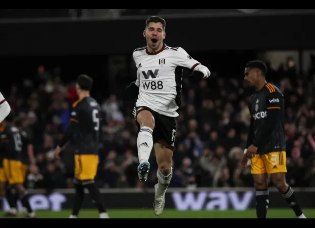 The match between Manchester United and Fulham will be broadcast on which channel? What time does the game start and can it be watched online?