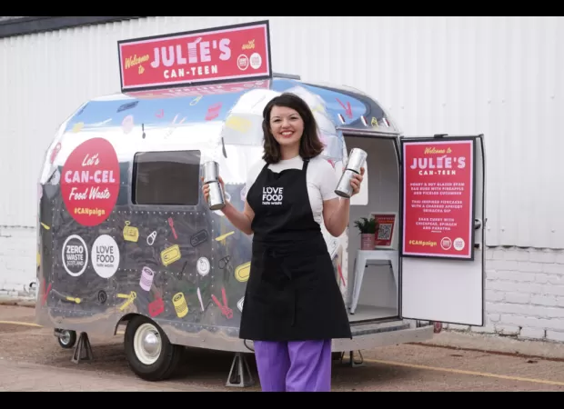 Julie Lin opens a restaurant focusing on canned food, called a 