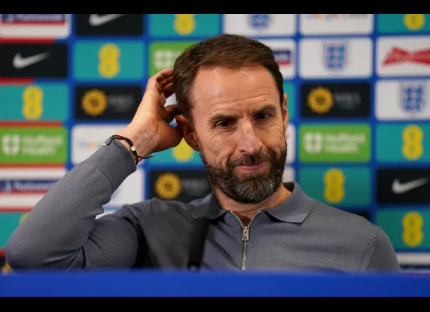 Paul shares what Lisandro said to Harry: that he wants to stay at Man Utd and be successful.