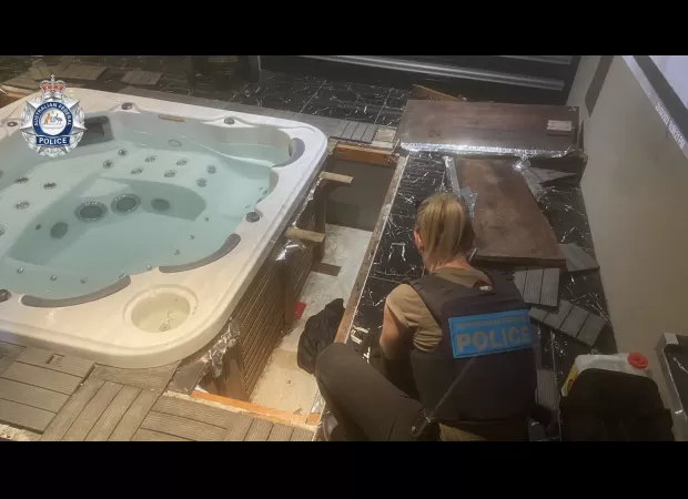 WA police find something unexpected while investigating backyard spa: an incredible discovery.