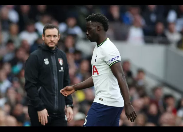 Hugo and Cristian were disappointed at the reaction of Tottenham fans to Davinson's performance, expressing sadness at the situation.
