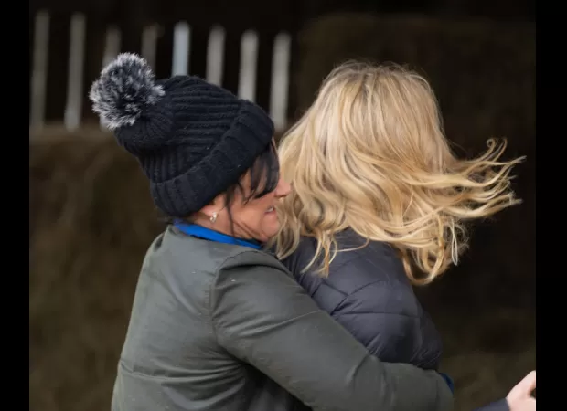 Charity kicks Moira out after she ruins her wedding day.