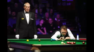 Snooker referees earn varying amounts, depending on the level of the event.
