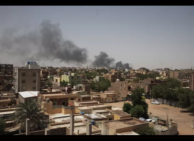 Military personnel helped evacuate thousands of people from Sudan during a mass exodus.