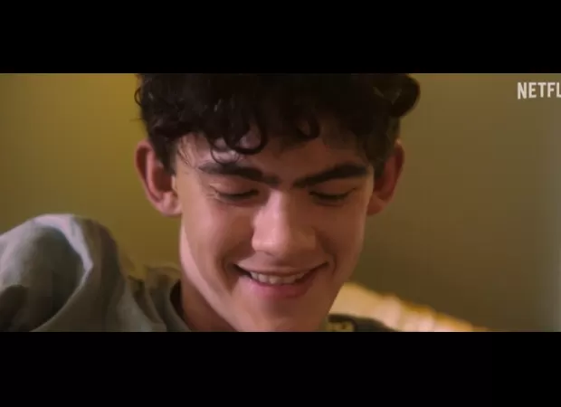 Fans rejoice as Charlie & Nick reunite in the first scene of Heartstopper S2!