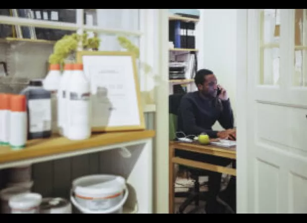 Antoine Grant created $30M Black-owned furniture brand, Homethreads, while working at Wayfair.