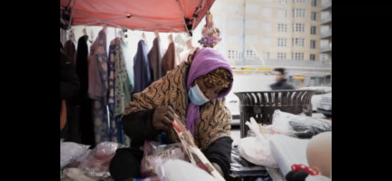 DC street vendors sue to challenge law blocking licensing, dubbed the 'Clean Hands Law'.