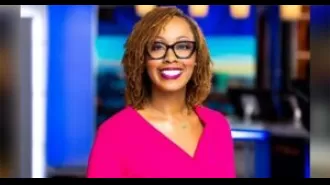 News anchor takes off wig to show off her locs on TV to honor Juneteenth.