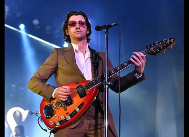 Who's performing at Glastonbury on Fri, June 23?