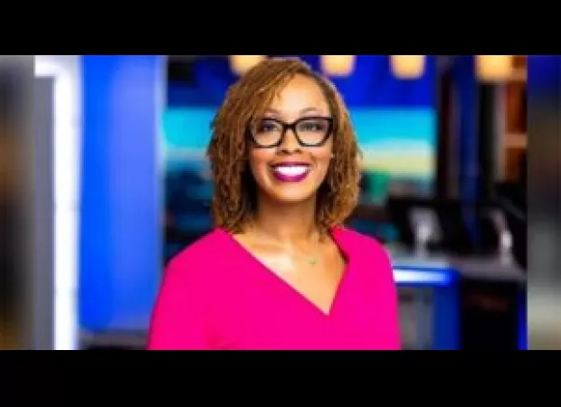 News anchor takes off wig to show off her locs on TV to honor Juneteenth.