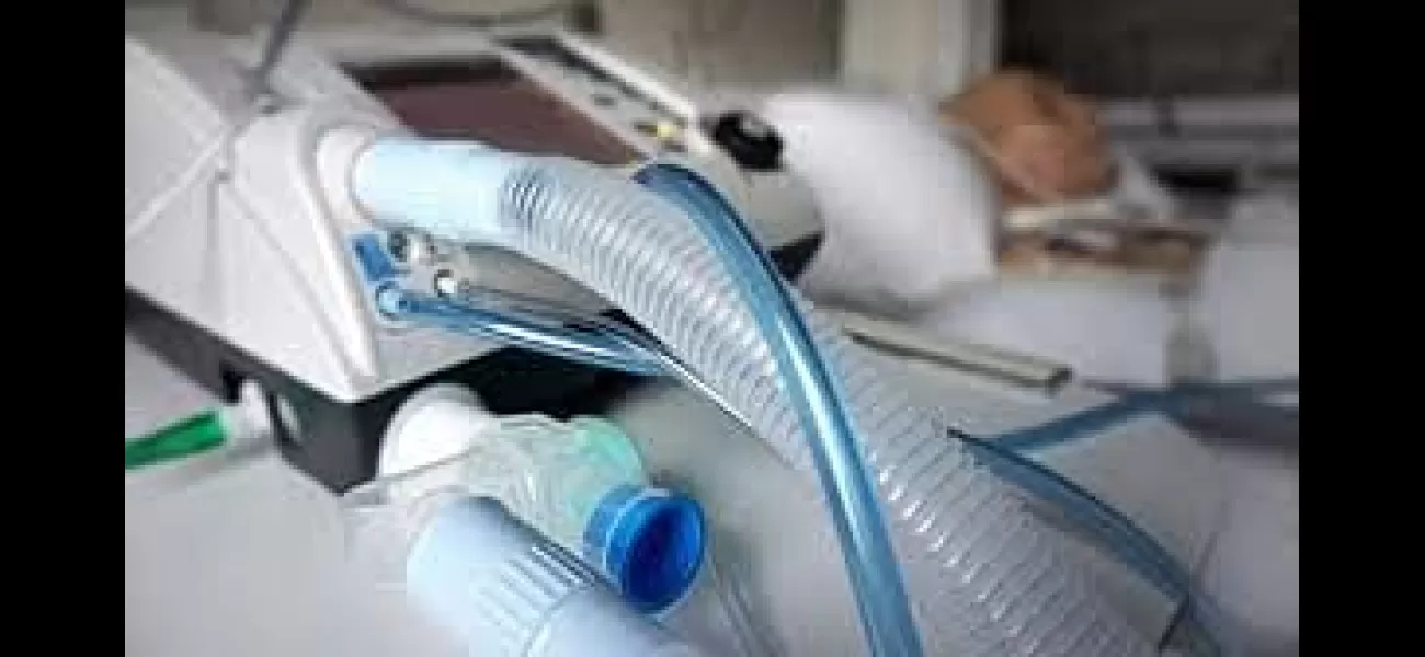 Man in Gwalior, Madhya Pradesh, rushed a new-born with an oxygen pipe in its nose to another hospital.