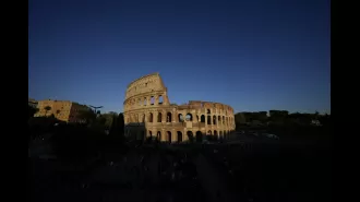 Tourist carved their girlfriend's name into Rome's Colosseum with keys.