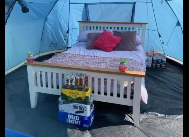 Man brings entire double bed to Glastonbury, becoming a 