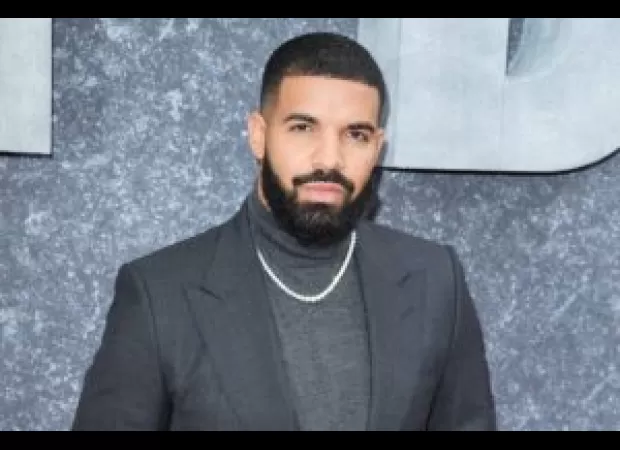 Drake is honored with the key to Memphis for his generous spirit.