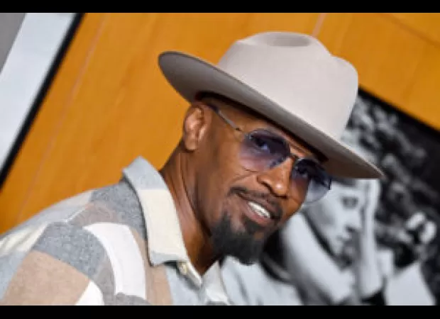 Jamie Foxx is doing great, according to his co-stars. Fans are rejoicing.