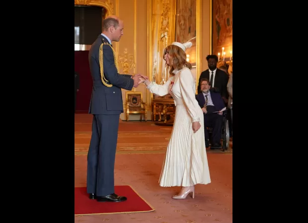 Kate worries she won't be able to get dressed properly after an embarrassing wardrobe mistake.