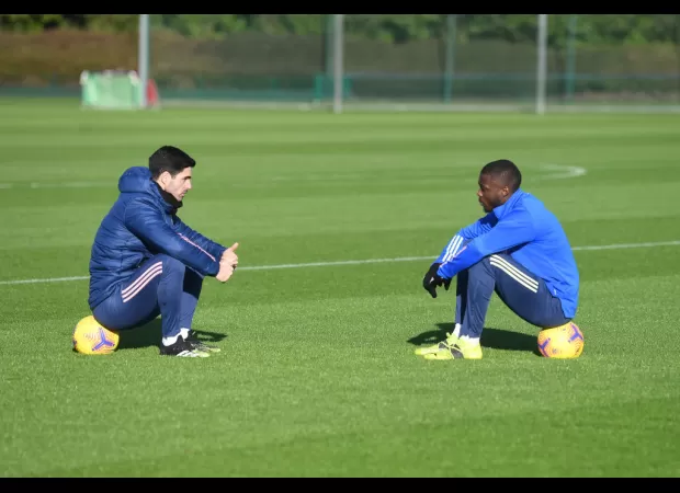 Nicolas Pepe talks about his future at Arsenal and defends his connection with Mikel Arteta.