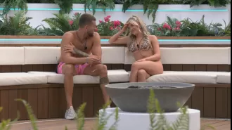 Viewers enraged over Molly's return to confront Zachariah on Love Island.