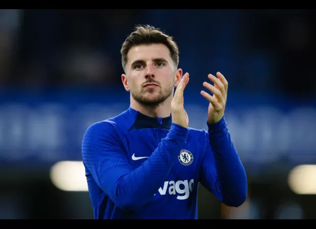 Erik ten Hag persuaded Mason Mount to turn down Liverpool and sign with Man U instead.