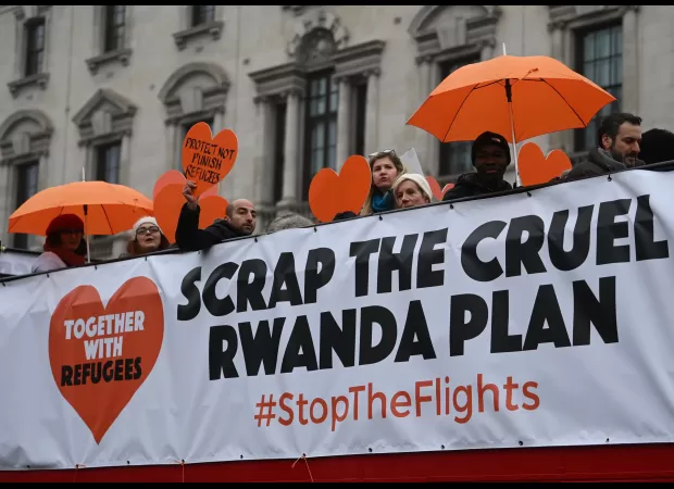 Minister ordered children's artwork to be painted over at asylum centre.