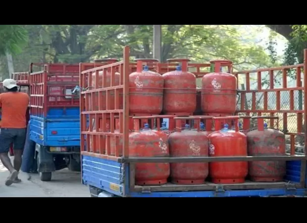 Price of 19kg commercial LPG gas cylinder rises by Rs 7.