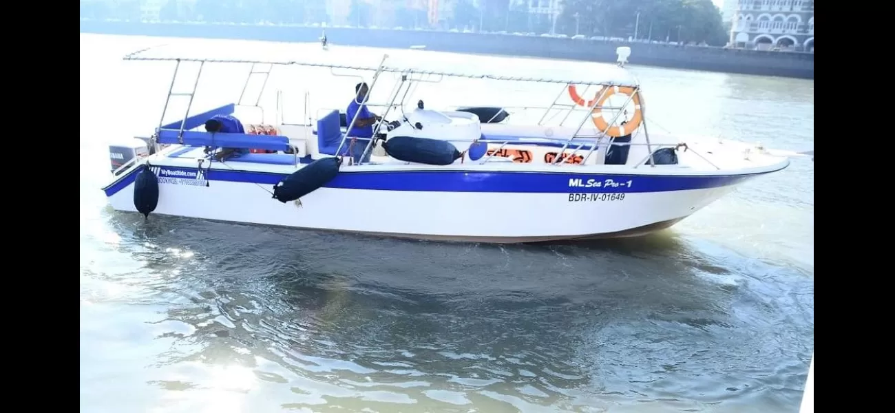 Kashi boatmen strike against Gujarat water taxis in Ganga to oppose water tax.