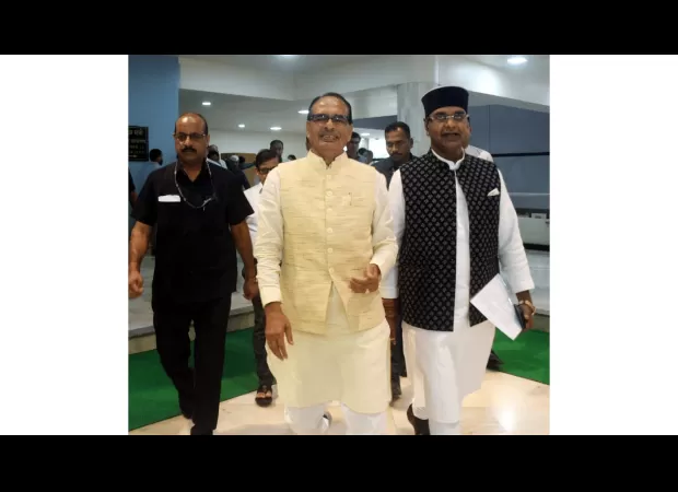 Narendra Singh Tomar takes charge of BJP's election campaign for Bhopal.