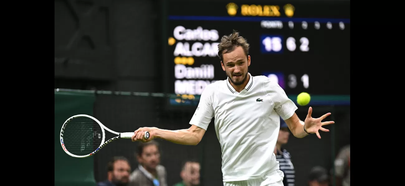 Carlos Alcaraz beats Daniil Medvedev to face Novak Djokovic in Wimbledon final.