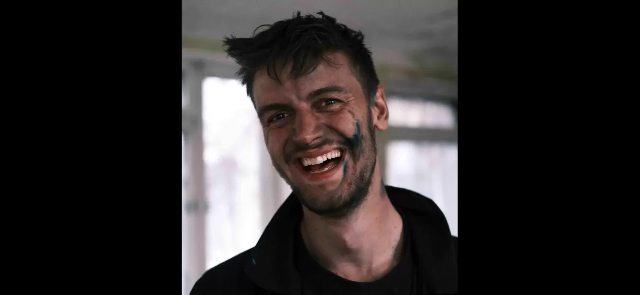 Max, a 25-year-old artist, risks it all to paint the perilous realities of war.