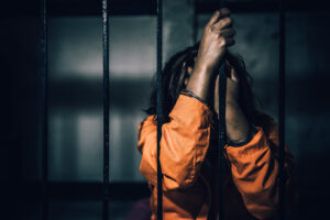 Feds investigate Fulton Co. Jail after inmate was discovered covered in lice and filth.