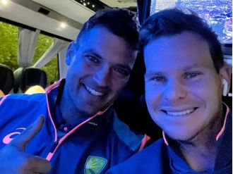 Steve Smith cheekily responded to a barber who said Alex Carey owed him money: 